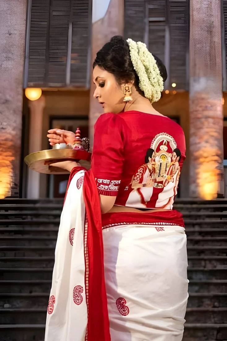 Off white soft silk blend banarasi jacuard work designer saree with blouse