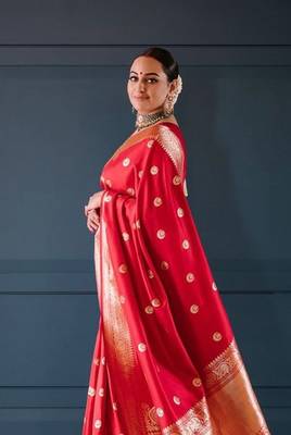 Red silk blend banarasi jaquard designer saree with blouse 3