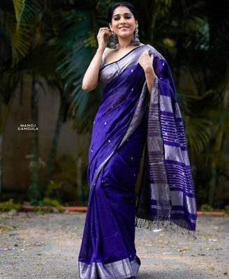 Blue silk blend banarasi jaquard designer saree with blouse 4