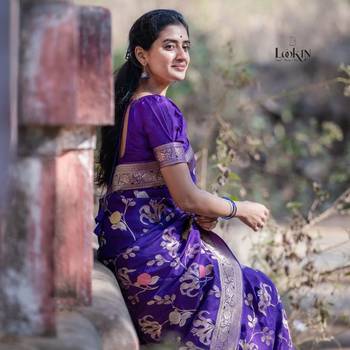 Purple silk blend banarasi jaquard designer saree with blouse 4