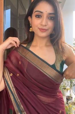 Red silk blend banarasi jaquard designer saree with blouse 2