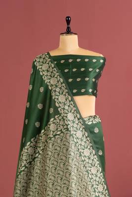 green color art silk saree with printed blouse 2