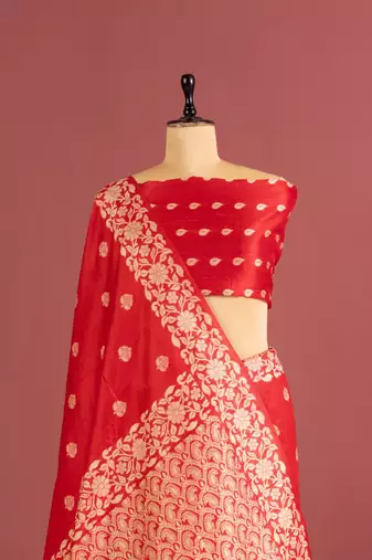 red color art silk saree with printed blouse