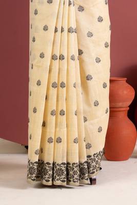 white color art silk saree with printed blouse 3