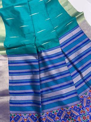 blue color khadi art silk saree with contrast blouse 4