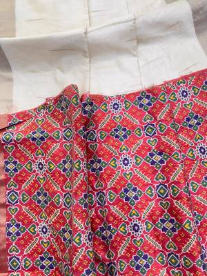 white color khadi art silk saree with contrast blouse 5