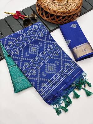 blue color printed art silk saree with contrast blouse 2