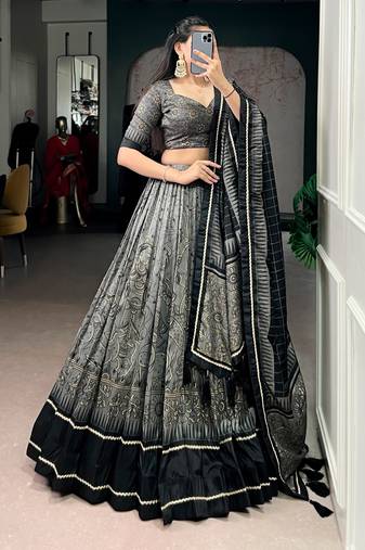GREY Elegant Tasar Silk Lehenga Set with Kalamkari Print & Lace Border – Includes Blouse & Tassel Dupatta