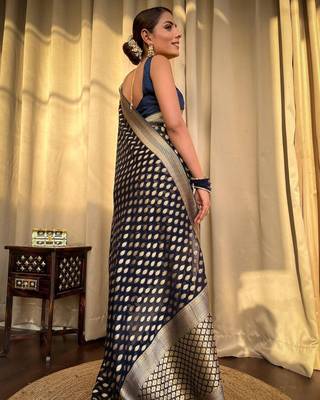 Blue silk blend banarasi jaquard designer saree with blouse 3