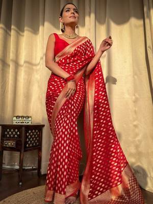Red silk blend banarasi jaquard designer saree with blouse 3