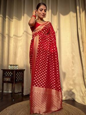 Red silk blend banarasi jaquard designer saree with blouse 4