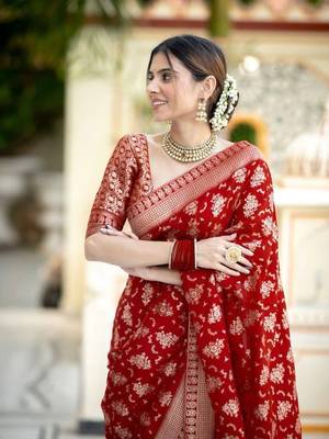 Red silk blend banarasi jaquard designer saree with blouse 4