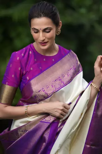 Off white soft silk blend banarasi jacuard work designer saree with blouse