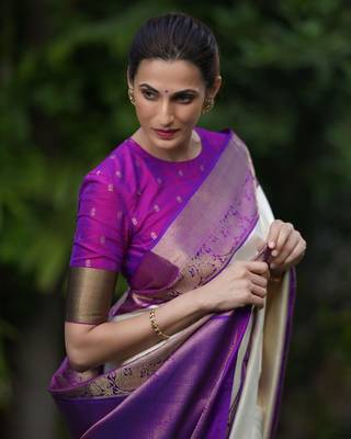 Off white silk blend banarasi jaquard designer saree with blouse 4