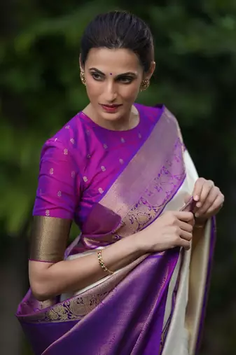 Off white soft silk blend banarasi jacuard work designer saree with blouse
