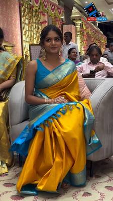 Yellow silk blend banarasi jaquard designer saree with blouse 2
