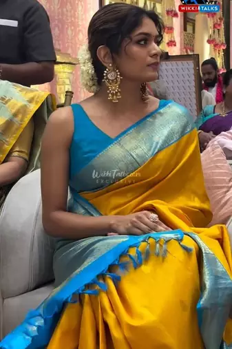 Yellow silk blend banarasi jaquard designer saree with blouse