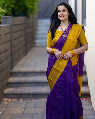 Purple silk blend banarasi jaquard designer saree with blouse 2