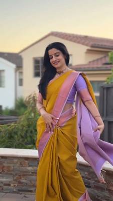Yellow silk blend banarasi jaquard designer saree with blouse 4