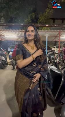 Black silk blend banarasi jaquard designer saree with blouse 3