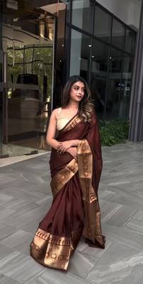 Maroon silk blend banarasi jaquard designer saree with blouse 2
