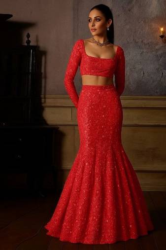 Red embroidered net fusion set