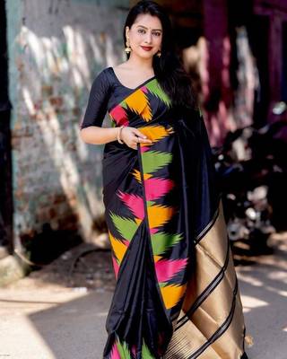 Black silk blend banarasi jaquard designer saree with blouse 2
