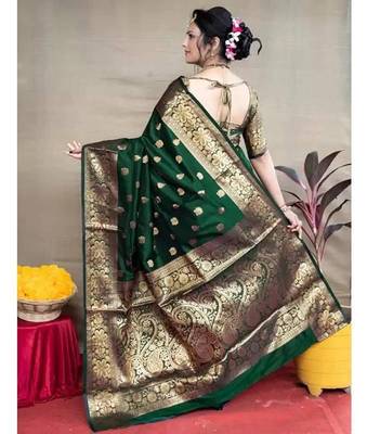Green silk blend banarasi jaquard designer saree with blouse 3