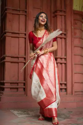 Off white silk blend banarasi jaquard designer saree with blouse