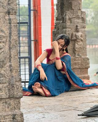 Blue silk blend banarasi jaquard designer saree with blouse 2
