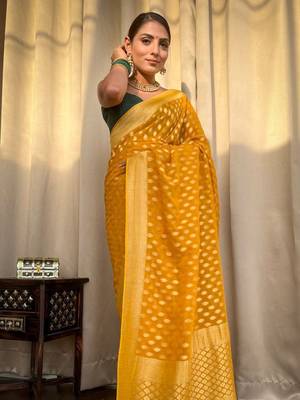 Yellow silk blend banarasi jaquard designer saree with blouse 3