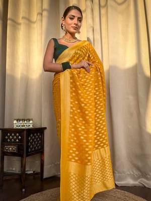 Yellow silk blend banarasi jaquard designer saree with blouse 4