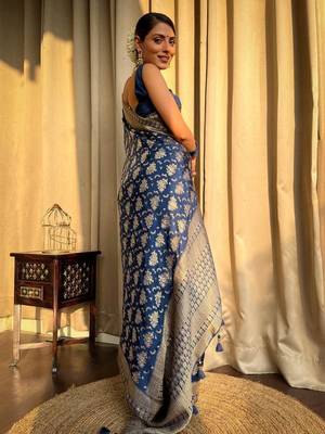 Blue silk blend banarasi jaquard designer saree with blouse 3