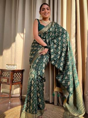 Green silk blend banarasi jaquard designer saree with blouse 1