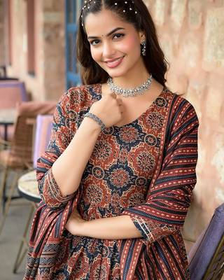 Maroon rayon printed designer kurta set with dupatta 3
