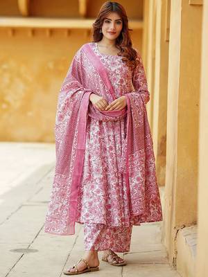 Baby pink rayon printed designer kurta set with dupatta 1