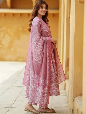Baby pink rayon printed designer kurta set with dupatta 2