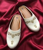  women embellished ethnic mules canvas upper with embroidered pattern