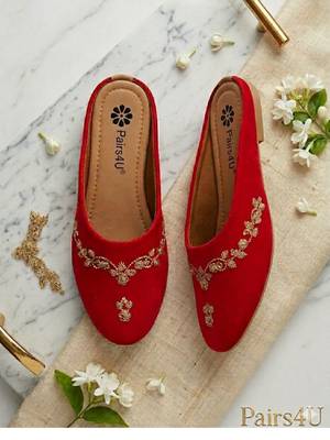  women embellished ethnic mules canvas upper with embroidered pattern 2