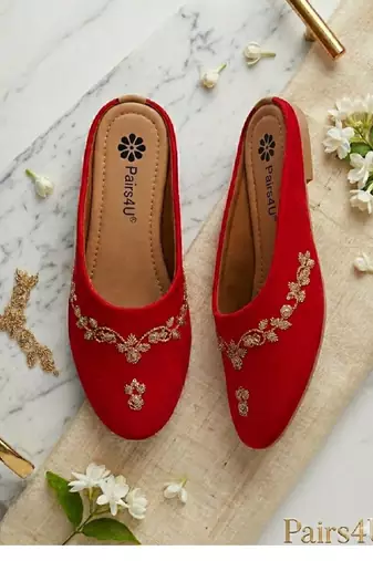  women embellished ethnic mules canvas upper with embroidered pattern