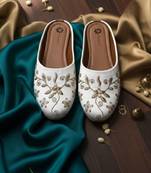  women embellished ethnic mules canvas upper with embroidered pattern