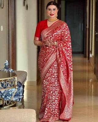 Red silk blend banarasi jaquard designer saree with blouse 3