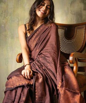 Brown silk blend banarasi jaquard designer saree with blouse 4