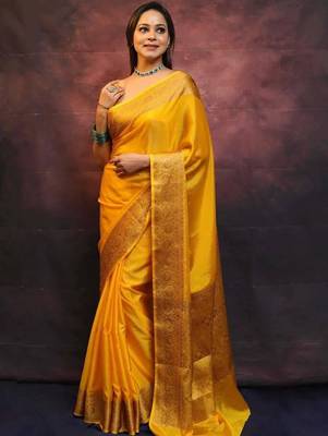 Yellow silk blend banarasi jaquard designer saree with blouse 3