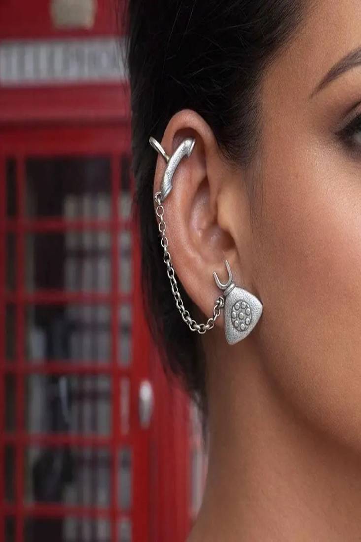 Oxidised silver ear cuff earring with chain | tribal boho telephone earcuff 