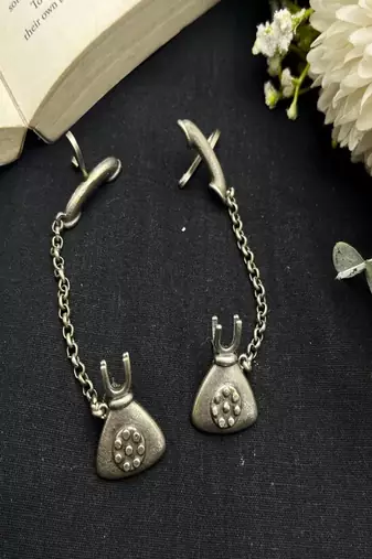 Oxidised silver ear cuff earring with chain | tribal boho telephone earcuff 