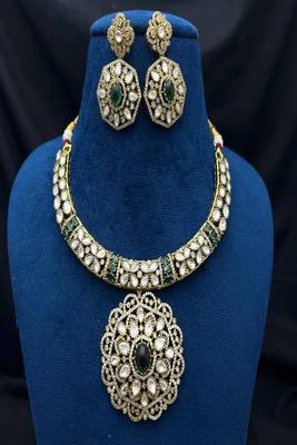 Victorian kundan polki choker necklace set with emerald green stones 2