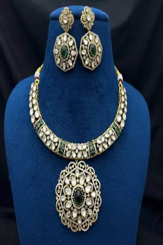 Victorian kundan polki choker necklace set with emerald green stones