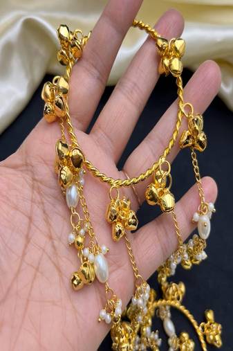Kashmiri gold ghungroo kaleera bangles for bride – pearl dulhan kaleera bracelet set