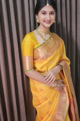 Yellow silk blend banarasi jaquard designer saree with blouse 2